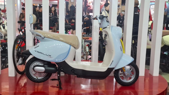 Jajaran motor listrik terbaru dari Pacific Bike mejeng di IIMS 2026. (Foto: SUARA.COM/Manuel Jeghesta)