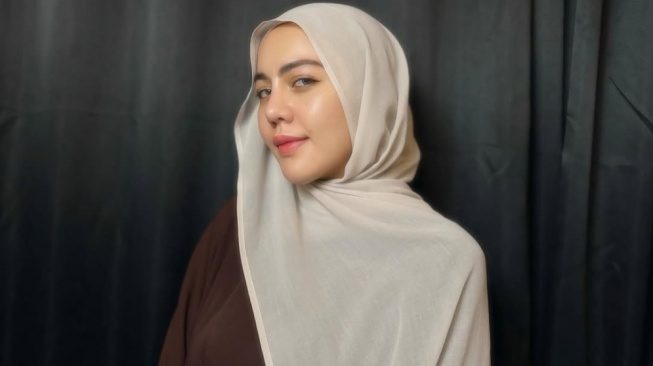 Jatuh Cinta Duluan, Ratu Rizky Nabila Awalnya Tak Tahu Pesulap Merah Punya Istri