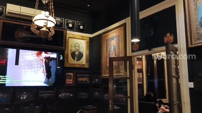 Suasana restoran Ahmad Dhani dengan label bintang lima di Kemang, Jakarta Selatan pada Jumat, 6 Februari 2026. [Suara.com/Rena Pangesti]