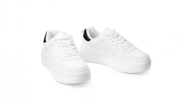 Sepatu Putih Sebaiknya Dicuci Pakai Apa? Ini Cara Merawat yang Benar agar Tidak Kuning