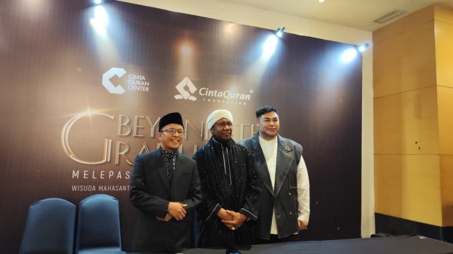 Ivan Gunawan Jadi Orang Tua Asuh 20 Santri, Dukung Lahirnya Dai Qurani