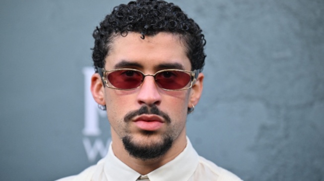 Biodata dan Profil Bad Bunny yang Guncang Panggung Super Bowl Halftime 2026