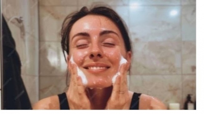 4 Cleanser Kombucha Kaya Probiotic, Cegah Iritasi Kulit Kering dan Sensitif