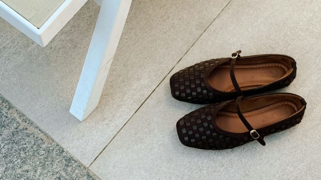 5 Model Sepatu Terbaik untuk Ibu Hamil, Nyaman dan Minim Risiko