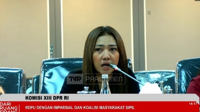 Anak Jurnalis Korban Pembunuhan Ngadu ke DPR, Soroti Ketimpangan Perlakuan Hukum Sipil dan Militer