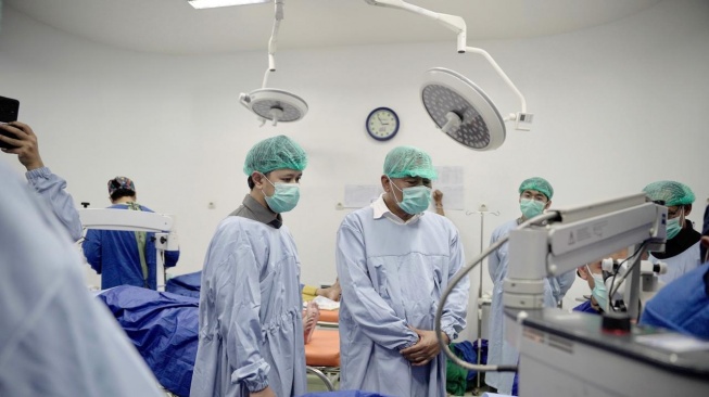 Mata Tua Bersinar Kembali: Kemensos Bagi-Bagi Harapan Lewat Operasi Katarak Gratis di 5 Kabupaten