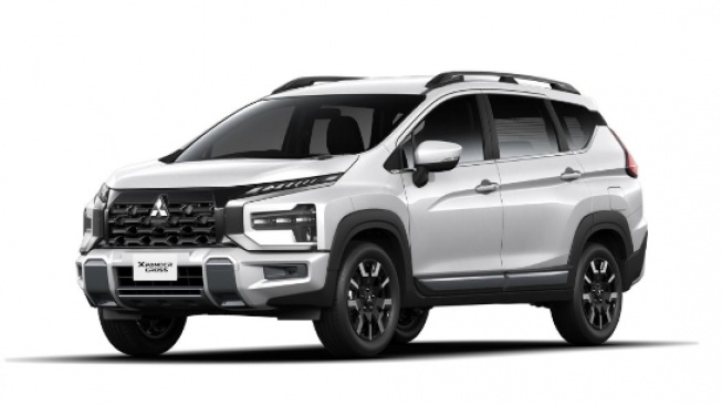 Harga Mobil Mitsubishi Februari 2026, Mending Xforce atau Xpander Cross?