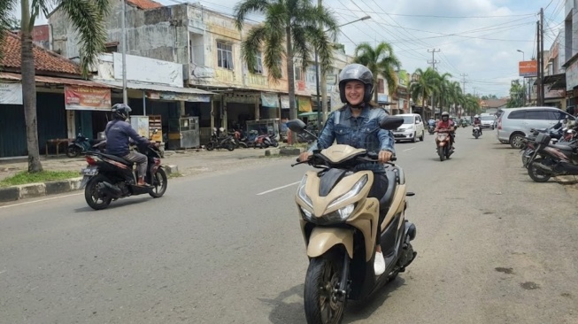 Honda Click 125 (Gemini AI)