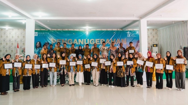 Beasiswa Harita Gemilang Antar Mahasiswa Pulau Obi dari Desa ke Kampus Perantauan