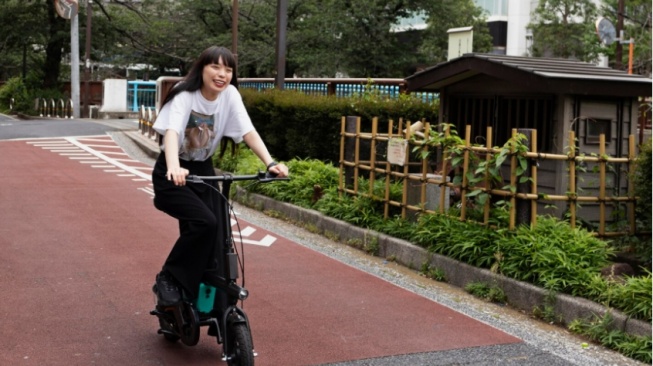 Apakah Sepeda Listrik Bisa Nyetrum Jika Kena Hujan? Ini Rekomendasi Selis yang Aman