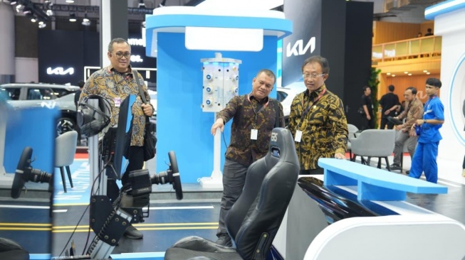Tagline PLN untuk kebutuhan kendaraan listrik dipaparkan jelas lewat IIMS 2026: PLN Mobile, semua makin mudah—Your EV Partner (Dok: PLN)