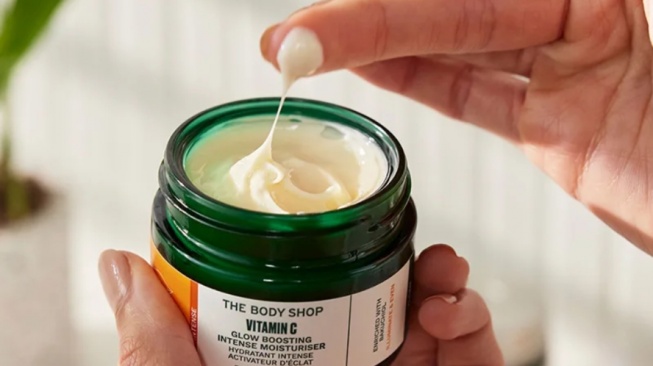 4 Rekomendasi Day Cream Vitamin C untuk Kulit Cerah Seharian, Bye Kusam!