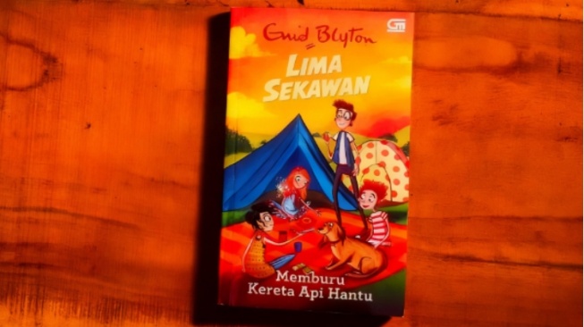 Menguak Penadah Barang Curian dalam Lima Sekawan Memburu Kereta Api Hantu