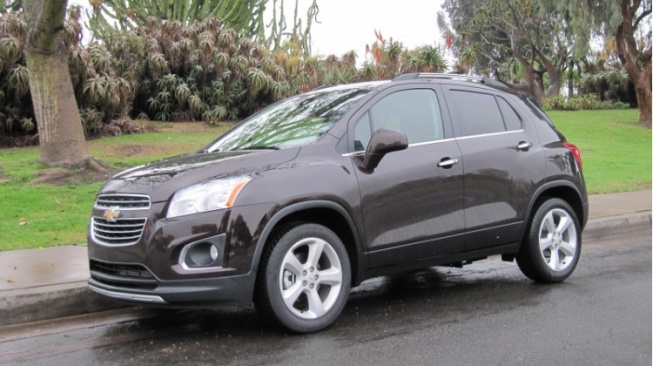 Apakah Sunroof Mobil Bisa Bocor? Ini 7 Rekomendasi Mobil SUV Sunroof Murah