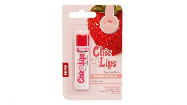 Viva White Moisture Balm Chic On Lips (Shopee)
