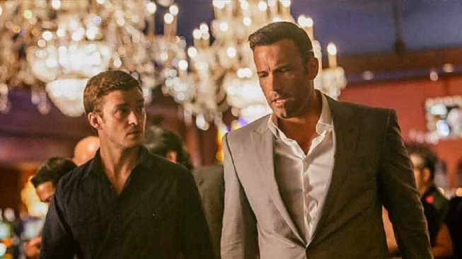 Film Runner Runner yang dibintangi Ben Affleck dan Justin Timberlake akan tayang Rabu (11/2/2026) malam ini pukul 23.00 WIB di Trans TV. [YouTube]