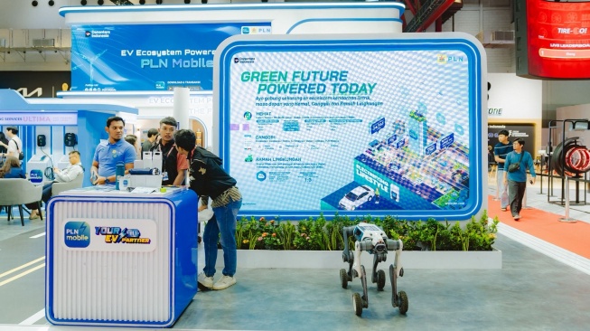 Suasana booth PLN di IIMS 2026 (5-15/2/2026). Simak peran PLN dalam melayani beragam kebutuhan masyarakat, termasuk PLN Mobile untuk layanan EV (Dok: PLN)