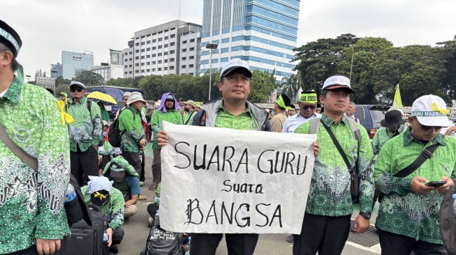 Ratapan Guru Madrasah Swasta, Gaji Cuma Rp300 Ribu per Bulan hingga Merasa Dianaktirikan