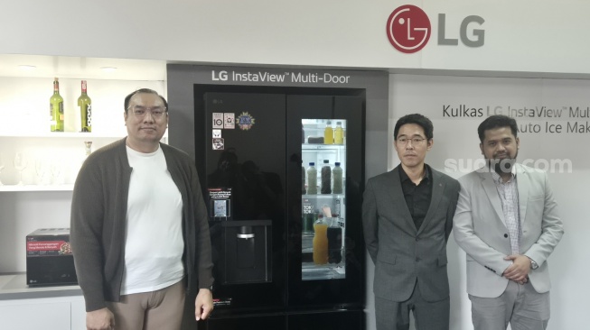 Peluncuran LG InstaView Multi-Door dengan Auto Ice Maker di Jakarta, Selasa (10/2/2026). [Suara.com/Dythia]