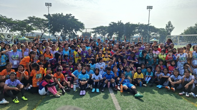 Ribuan Siswi Serbu MilkLife Soccer Challenge, Pemprov DKI Komitmen Besarkan Sepak Bola Putri