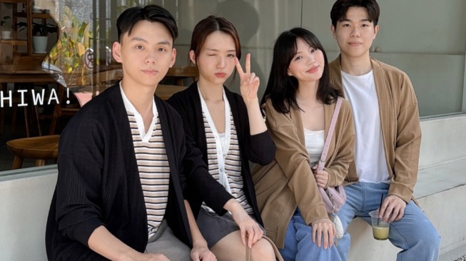 Tampil Kompak dan Stylish, 4 Pilihan Outfit Couple untuk Valentine
