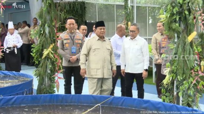 Presiden Prabowo Suubianto meninjau Satuan Pelayanan Pemenuhan Gizi (SPPG) Polri di Palmerah. (tangkap layar)