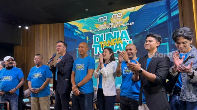 Konferensi pers series Dunia Tanpa Tuhan di kawasan Setiabudi, Jakarta Selatan pada Kamis, 12 Februari 2026. [Suara.com/Tiara Rosana]
