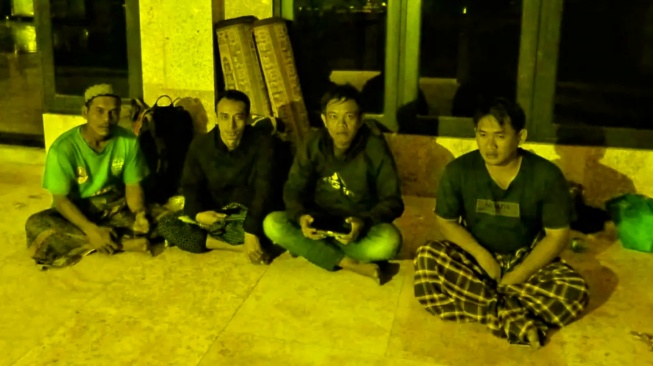 Buruh Asal Sukabumi-Cianjur Terlantar di Sulawesi Tenggara Tanpa Bekal