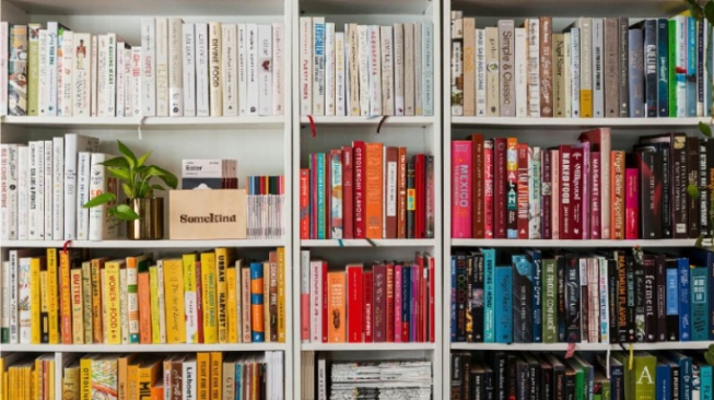 Fenomena "Buku Jelek": Mengapa Kita Terobsesi Jadi Polisi Literasi?