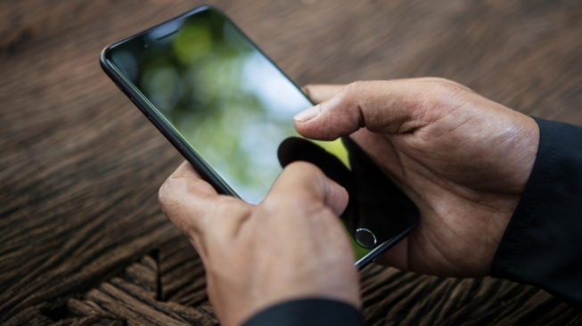 7 HP Layar Super AMOLED dengan Kamera Ultrawide Paling Murah, Spek Kelas Atas