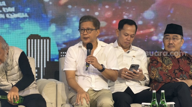 Cerita Rocky Gerung Bantu Prabowo 'Serang Balik' Jokowi lewat Buku Francis Fukuyama