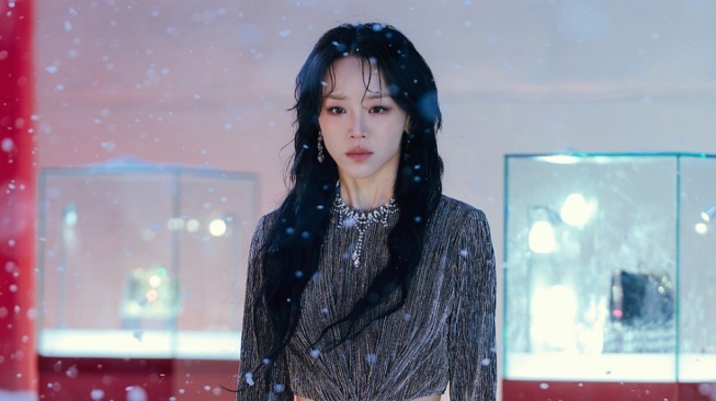 Review The Art of Sarah: Akting Shin Hye Sun Brilian, Tapi Plotnya Banyak Celah