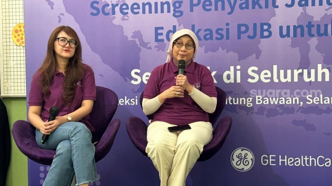 Dokter Spesialis Jantung Dan Pembuluh Darah, dr. Oktavia Lilyasari Sp.JP (K)FIHA Rumah Sakit Jantung dan Pembuluh Darah (RSJPD) Harapan Kita di  SDN Negeri Makasar 03, Jakarta, Kamis (12/2/2026). (Suara.com/Dini Afrianti)