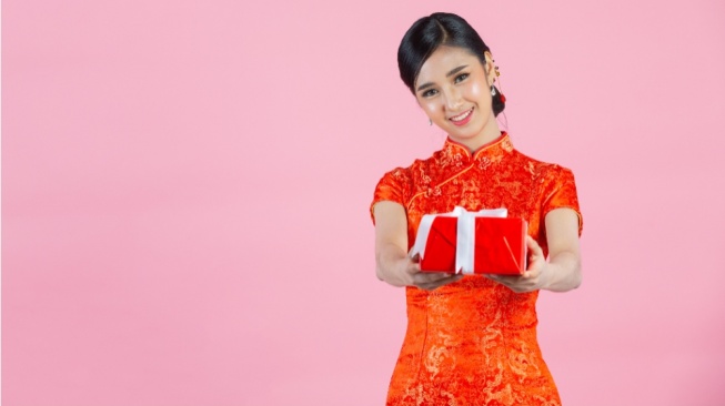 Tak Hanya Angpao, Ini 5 Inspirasi Kado Imlek yang Penuh Makna