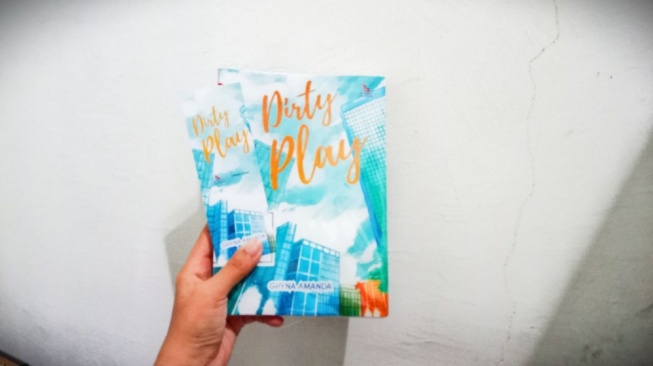 Belajar Adaptasi dan Profesionalitas dari Novel Dirty Play Karya Ghyna Amanda