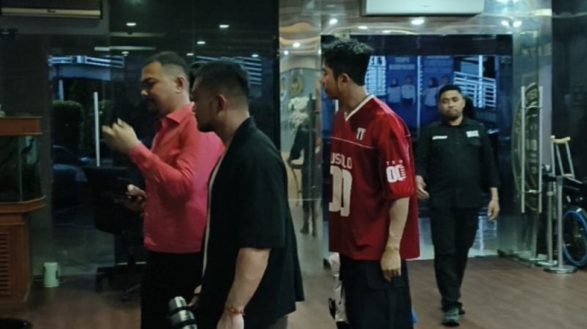 Imigrasi Jakarta Selatan Tangkap DJ China dan Penari Thailand di Tempat Hiburan Malam