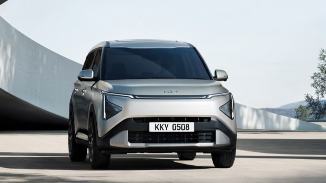 KIA Carens Setara Toyota Apa? Harganya Mepet Veloz, Begini Komparasinya