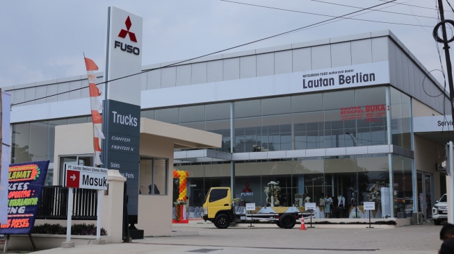 Mitsubishi Fuso Perkuat Jaringan Logistik Sumatera Lewat Relokasi Diler Strategis di Bandar Lampung