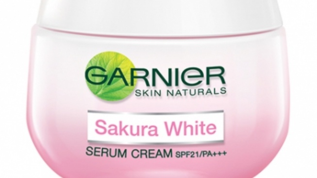 Garnier Sakura Glow Hyaluron Day Cream