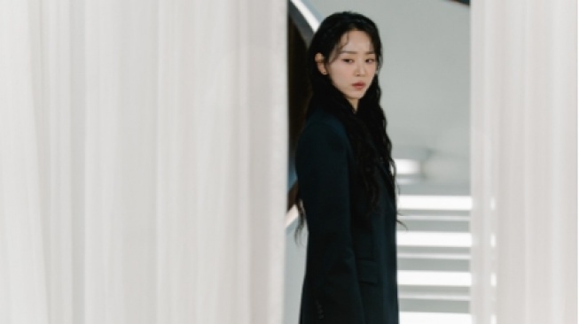 Topeng Sosial dan Kerapuhan Diri dalam Drama 'The Art of Sarah'