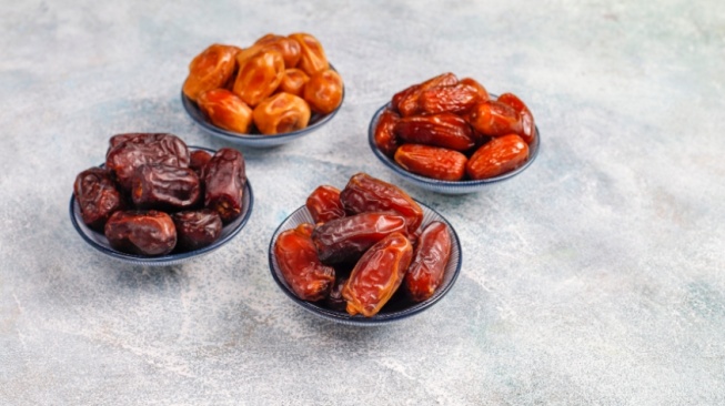 7 Rekomendasi Kurma Enak Menurut Dokter Tirta dan Orang-Orang
