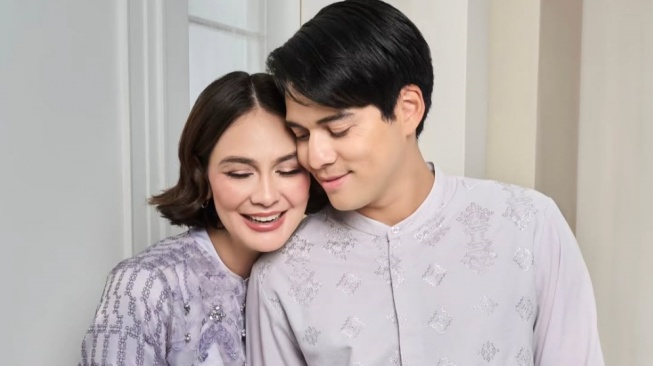Ramadan Perdana Jadi Istri Maxime, Luna Maya Justru Sahur Lesehan Bareng Warga Aceh