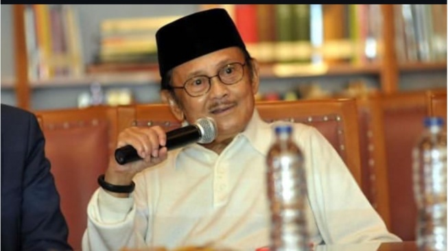 Habibie dan Etika Politik yang Hilang:Ketika Negara Menjadi Utang Politik
