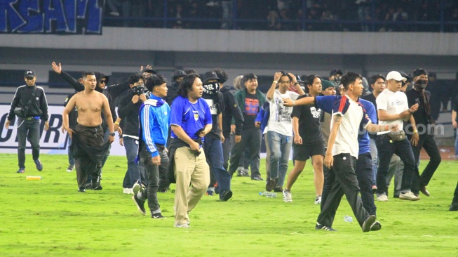 Puji Dukungan Bobotoh, Bojan Hodak Kecewa dengan Oknum yang Turun ke Lapangan