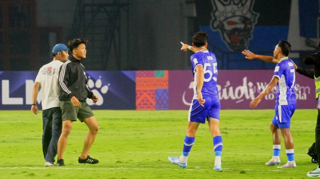 Pelatih Ratchaburi Akui Atmosfer GBLA Luar Biasa, Kecewa Aksi Suporter Persib
