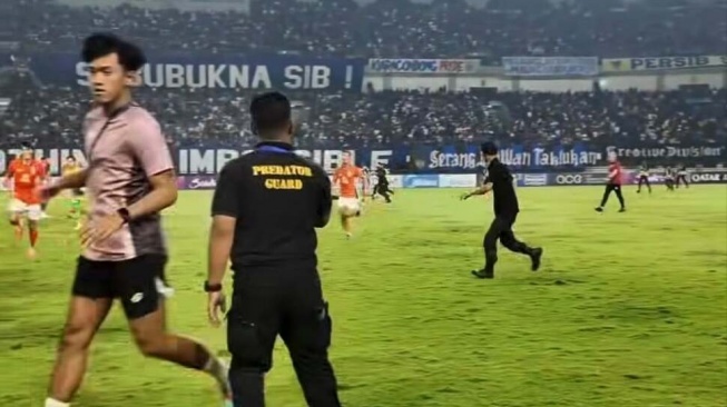 Ratchaburi FC memastikan tiket perempat final AFC Champions League Two 2025/26, namun kelolosan itu diwarnai insiden panas di Stadion Gelora Bandung Lautan Api (GBLA), markas Persib Bandung. [Istimewa]