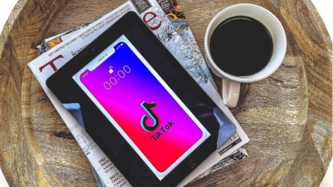 Ramadan dan Generasi Scroll: Mencari Hening di Tengah Notifikasi