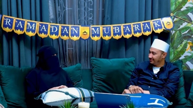 Kartika Putri Pakai Cadar, Teman-Teman Curiga Jadi Korban Cuci Otak