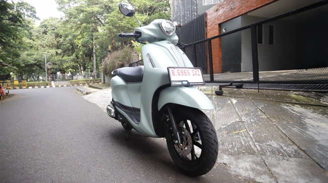 Warna baru Yamaha Grand Filano Hybrid. (Foto: SUARA.COM/Alfian Winanto)