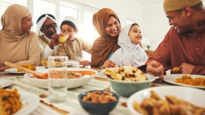 5 Tips Atur Keuangan untuk Buka Bersama agar Dompet Tetap Aman!